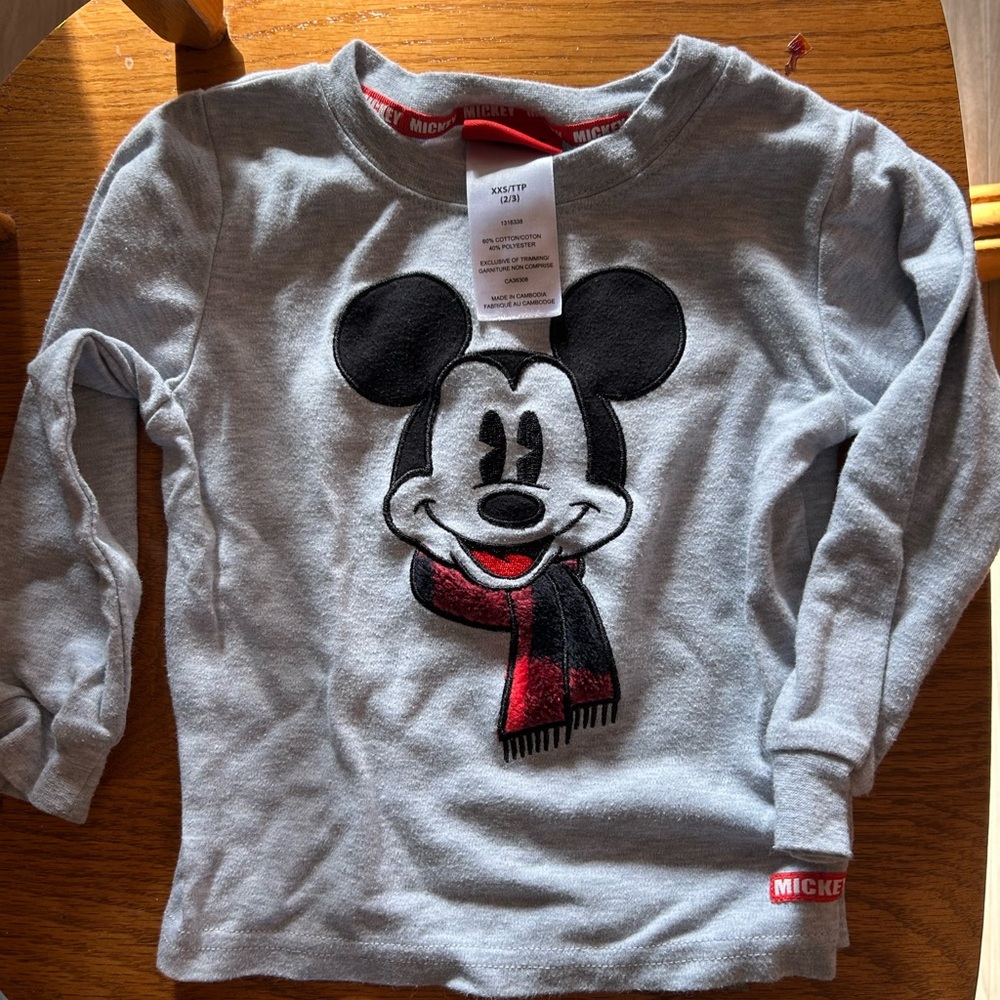 Disney Mickey Mouse Christmas sweatshirt NWOT 2-3 years